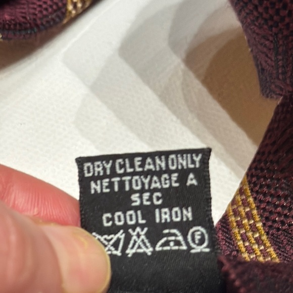 Vintage Boss Hugo Boss Burgundy and Gold Men's Tie - Picture 5 of 7